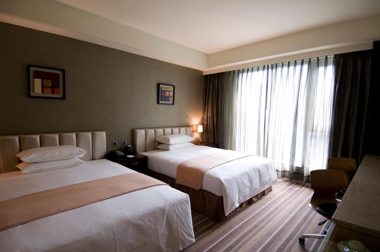 Urban Hotel33 Kaohsiung Bagian luar foto