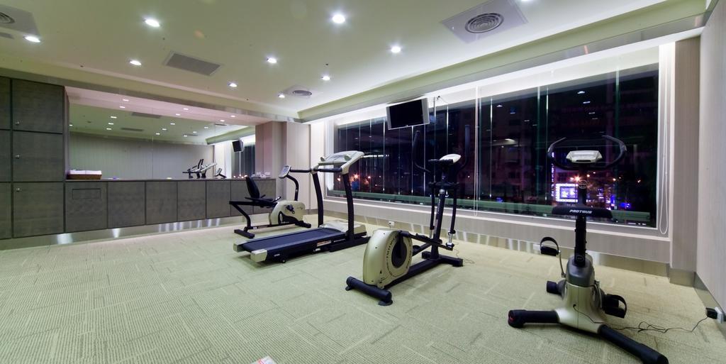 Urban Hotel33 Kaohsiung Bagian luar foto