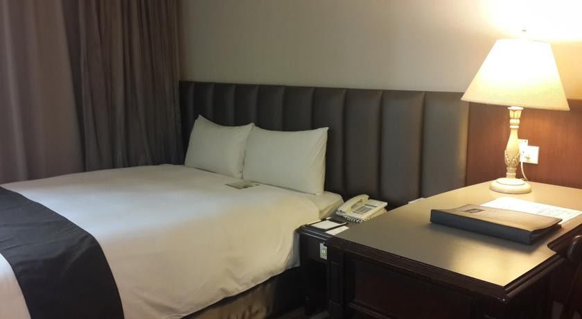 Urban Hotel33 Kaohsiung Bagian luar foto