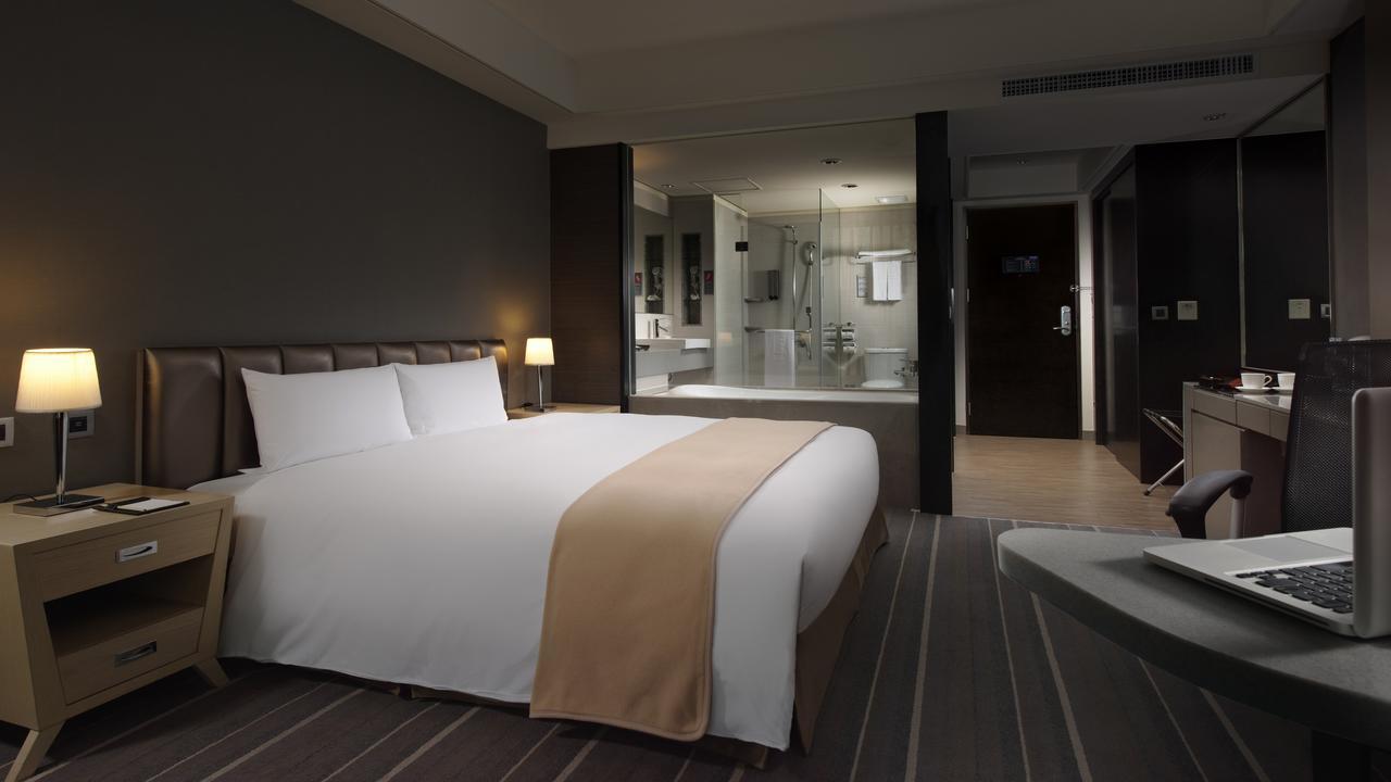 Urban Hotel33 Kaohsiung Bagian luar foto